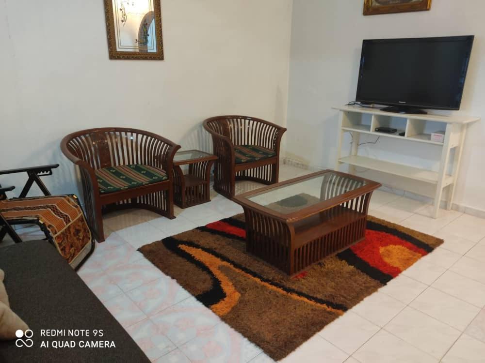 R&R Homestay Simpang Renggam Luaran gambar